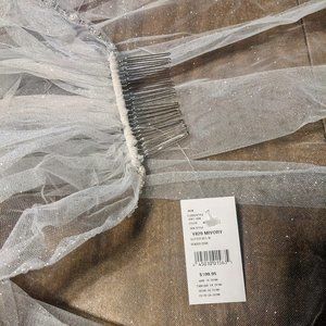 David's Bridal Veil V829 in Ivory